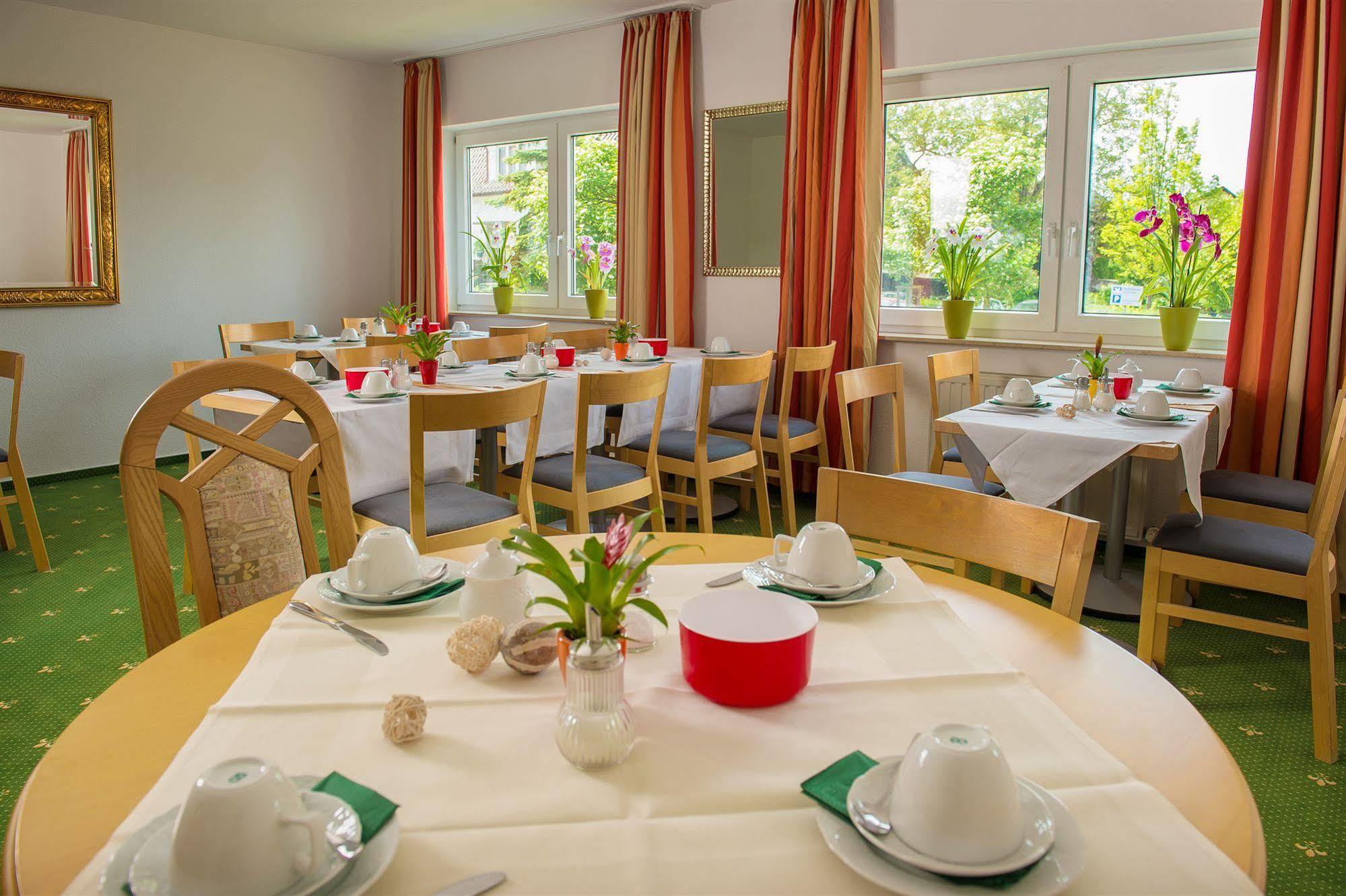 Leo Guest house 3*