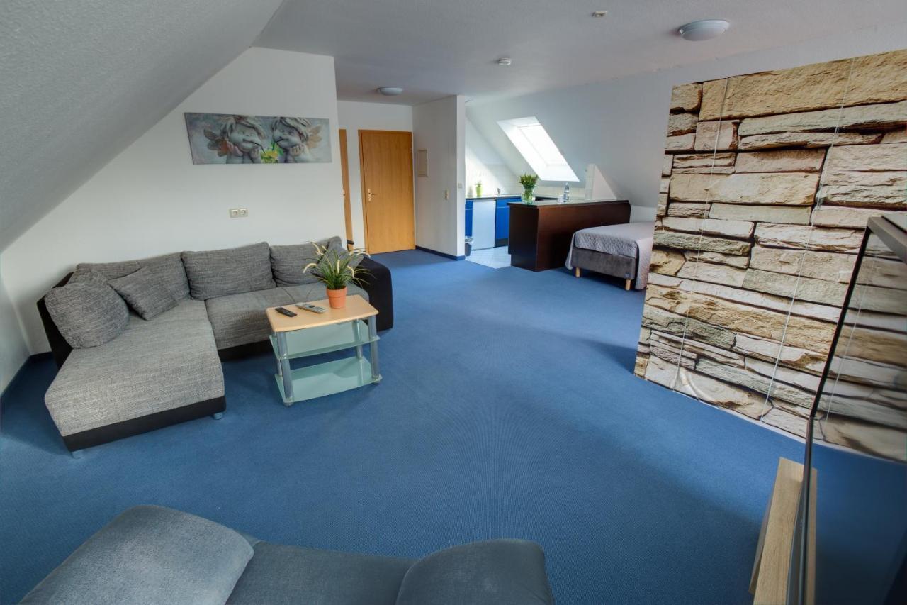 Leo Guest house